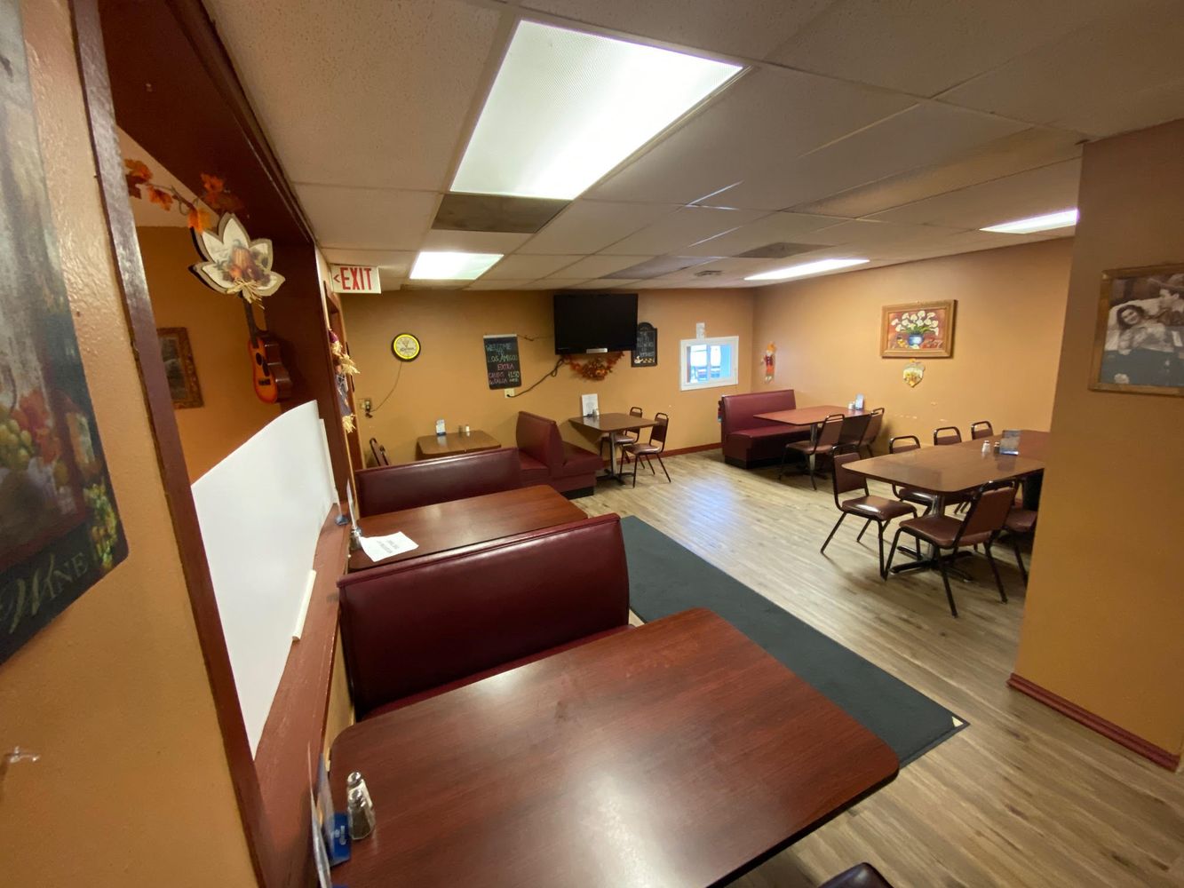 105 W Main St, Elk Point, SD 57025